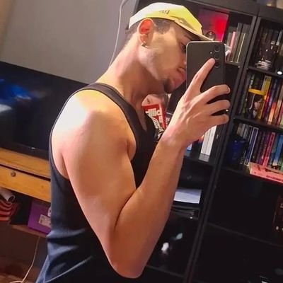 fahxs_'s profile picture. licenciado em letras