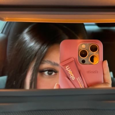 stephaniemeraz_'s profile picture. identity theft is not a joke jim