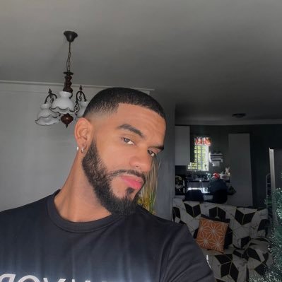 Ang_elitoo's profile picture. I’m 24🌷