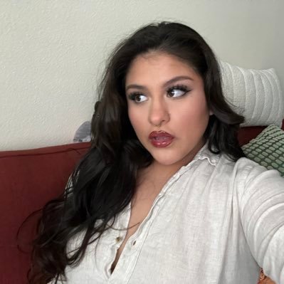 alejajandxra's profile picture. 