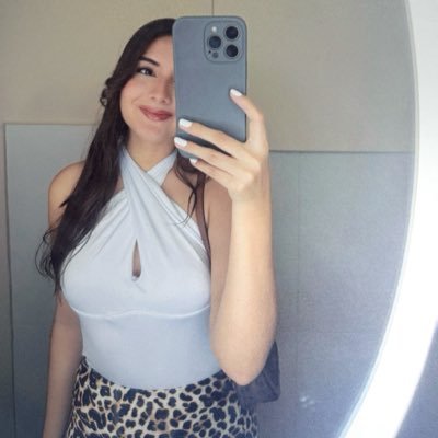 nicolee_h19's profile picture. Niki                                                •𝓛𝓲𝓿𝓲𝓷𝓰 𝓵𝓪 𝓹𝓾𝓻𝓪 𝓿𝓲𝓭𝓪 •🧸🎀🪼🌸🌜🫧🫐🏖️