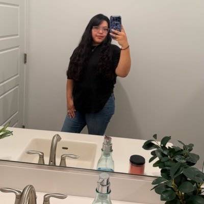 banneee13's profile picture. 🌻💜🍃✨