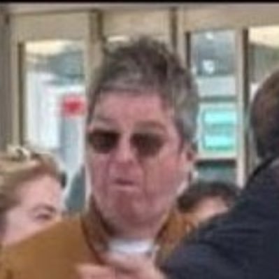 Bee16977148's profile picture. oasisとMCFCが命🩵 Manchesterに行って、Noelと一緒にCityを応援するのが一番の夢⚽️嫌がるNoelと肩組んでポズナンしたい😎