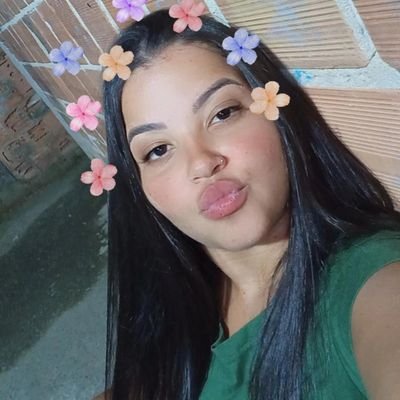 nessafaixarosa's profile picture. insta @nessafaixarosa 🐤