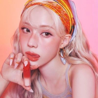 wintrelude's profile picture. snow that melts only for love’s touch 𐚁๋࣭⭑ֶָ֢  (2001)