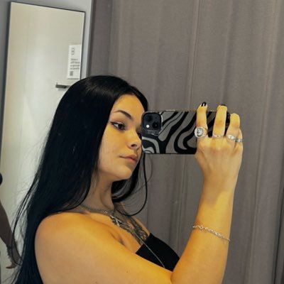 Santossslt's profile picture. 