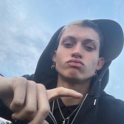 veintidosseba's profile picture. qiero follar