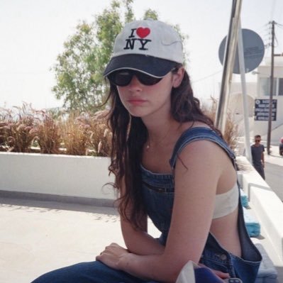 ispiralledalone's profile picture. gracie wallows tucker lorde 🫧🌱