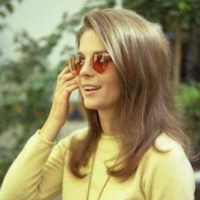 SpotlightBehind's profile picture. Natalie Wood fan account | BFF of Satch | enemy of many | with great hotness comes great responsibility | Birdy 🐦