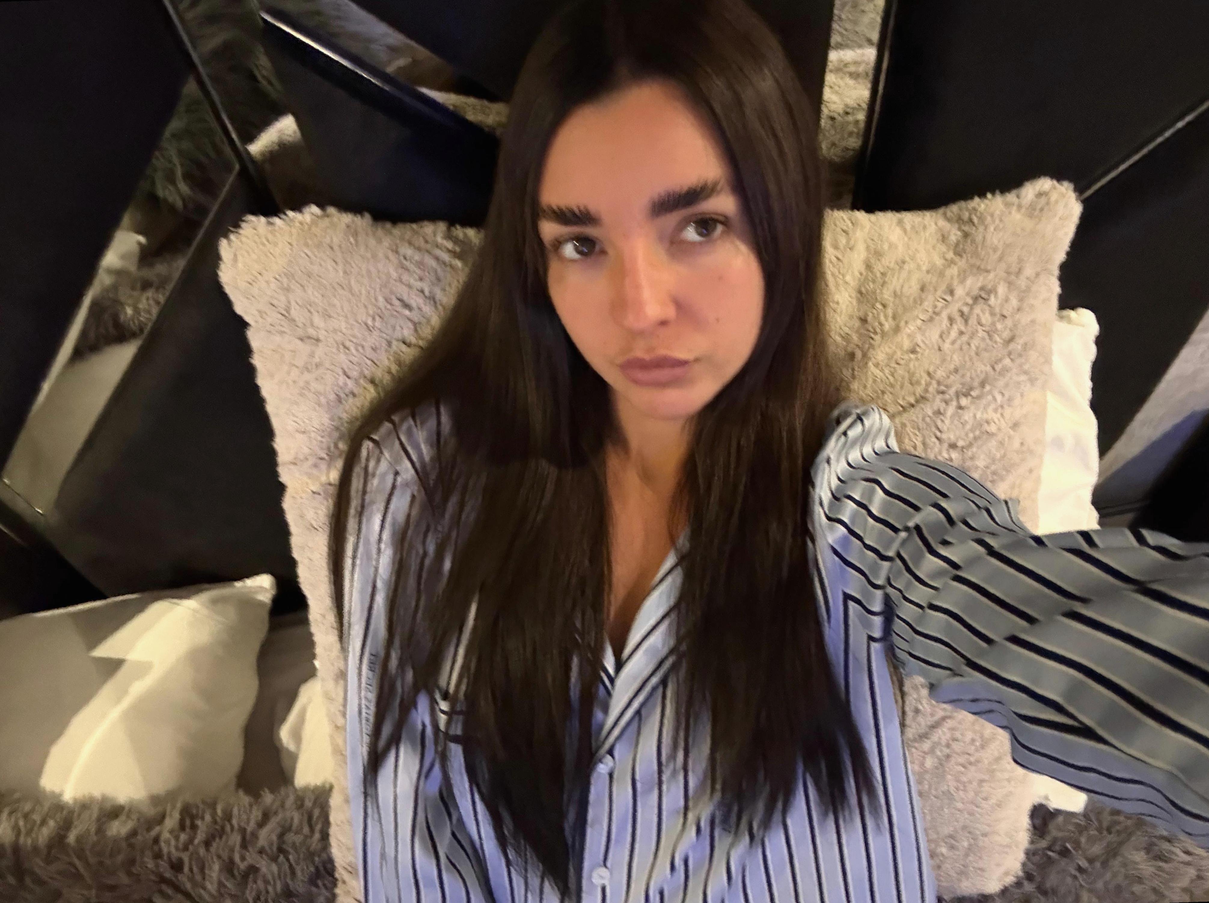 qWv8iRxnnO3m9q1's profile picture. moonbeam broker for hungry pigeons 🌙🕊️ | taught my socks choreography ✨ | nap CEO, chaos intern 😴