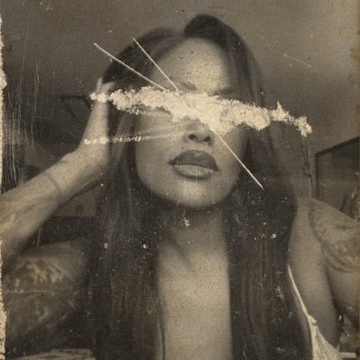 Symo_money's profile picture. 3 is my favorite number | Platypus are pretty cool | I love cheese | My dogs name is Stevie | IG: puffpuffthemagicredbone