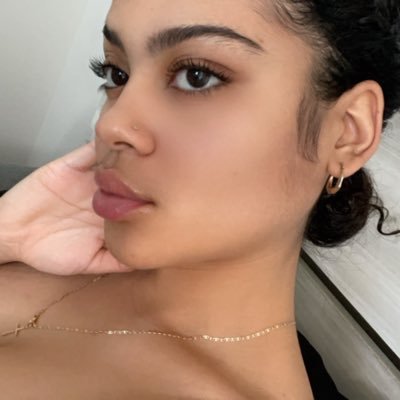 _anmariee's profile picture. 