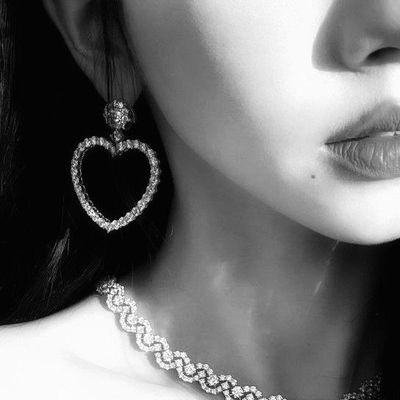 itsunys's profile picture. 𓈒 ࣪  𖥻    i want to hold 𝗵𝗶𝘀 hand and see the 𝘀𝘁𝗮𝗿𝘀 shining in the whole 𝘀𝗸𝘆 ִ ࣪𖤐 isn't about what 𝘆𝗼𝘂 have
