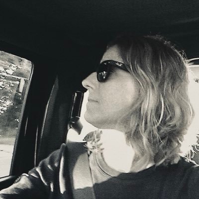 4Utruthbombs's profile picture. 