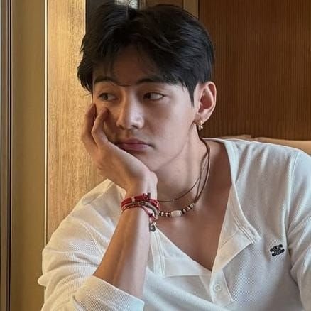 yoooniemae's profile picture. 🔞 • 아포방포 ♡  my comfort corner ♡ I read gay fiction on ao3