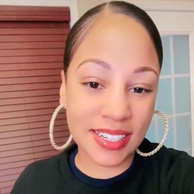 WinNyi292406's profile picture. 