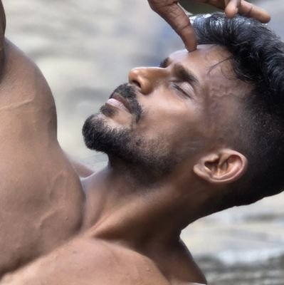 sashinperera's profile picture. 🌍 Traveler | 💪 Gym enthusiast | 🎨 Lover of art, photos & crafts | Creative professional bringing ideas to life ✨