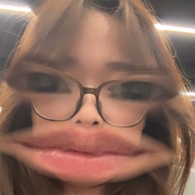 zoey_paul54823's profile picture.