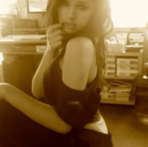 xoGorgeousFakex's profile picture. Single & Bi. talk?(: