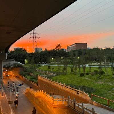 baofuliu's profile picture. 1 集中起来的力量可以击穿顽石。2 不是KOL，不接任何推广。3 质押是骗局，NFT是终将归零的小图片。