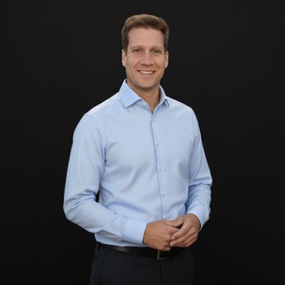 Manolo_Ele's profile picture. 🇪🇺 🇪🇸 | Intersección entre tecnología y negocio | 💻 IT specialist, Designer, Gaming & Politics.