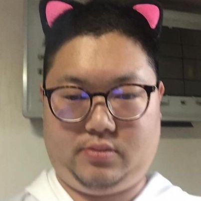 m0oPeuL's profile picture. 누워서 폰만 보고싶어요~                                                                                                  멍청하게 SNS 화면만 새로고침 존나 하고싶어요~
