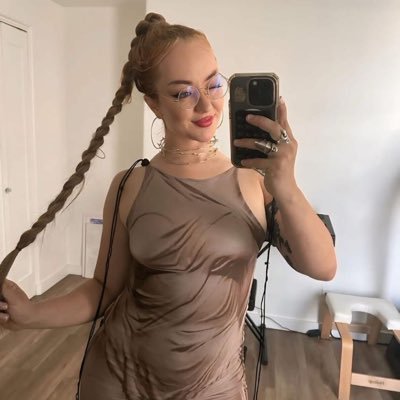 Violetsumm77760's profile picture. 