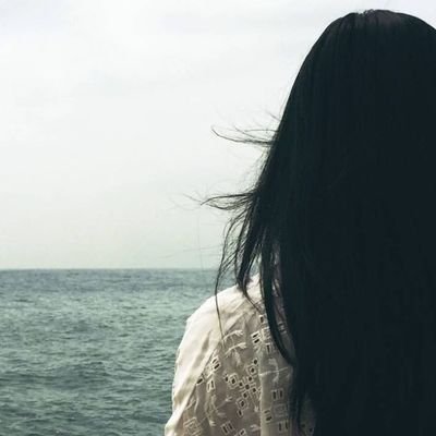 inxe_e's profile picture. we got married, in our heads.