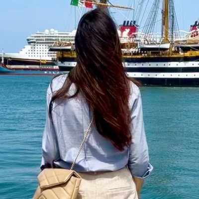 lafedecorsi's profile picture. lawyer | Philosophy of Law | MA European Law | SOAS + LSE | dachshund mama