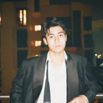 rndmfngrlacc___'s profile picture. random stan account | kdrama