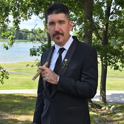 PixelGriddle's profile picture. Cooking up code between shift work and diaper changes 🧑🏻‍🍼🧑🏻‍💻🛢️ | Oilfield hands, digital dreams | #PixelGriddle 🍳