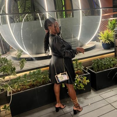 __ShayMock's profile picture. CEO & Entrepreneur 📊💼 Certified Bad Bitch ✍🏾👑😽 Videographer 🎥 Photographer 📸 IG Shay.mockk