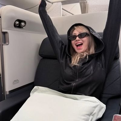 bonnielegante12's profile picture. 