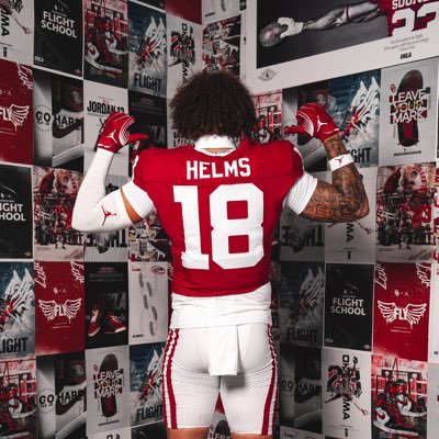 ReeRee1013's profile picture. I don’t trust any of you attention seeking weirdos. I’m from the south side of the kingdom. You & me against the world, kid 💪🏽