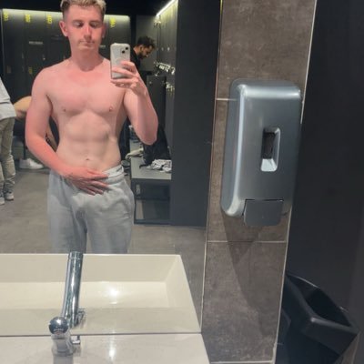 Lenangay44's profile picture. 