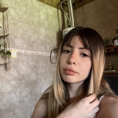 nataliemae22's profile picture. DM me if you’ve got the backbone