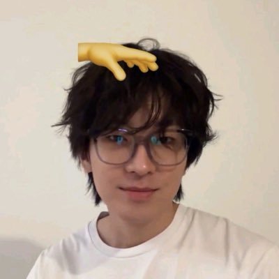 wwc0v0l's profile picture. 너는 어디서라도 행복하길 바라