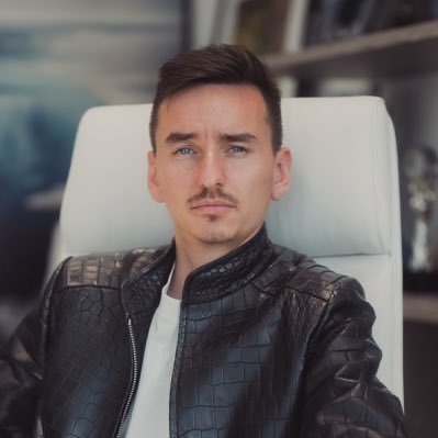 TheMooonCarils's profile picture. Law Of Attraction | Founder of @TheMoonShow