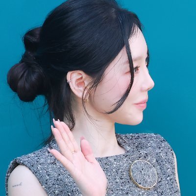 flirtaeyeon's profile picture. e ti scrivo un'altra lettera che strapperò