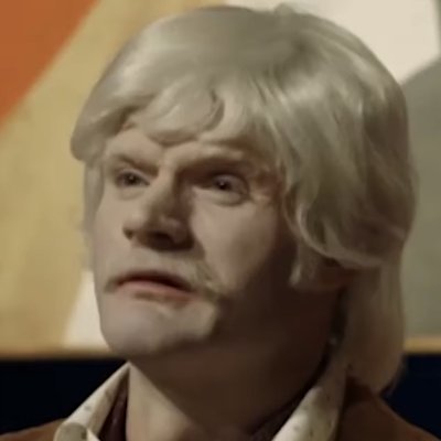 WhackBarnet's profile picture. Erstwhile beak keeper, until I got beaked to bloody pieces!