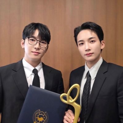 w0nune's profile picture. 전 : 전윤은 ⠀ ⠀⠀⠀⠀⠀⠀⠀⠀⠀⠀⠀⠀⠀⠀⠀⠀⠀⠀⠀⠀⠀⠀⠀⠀⠀⠀⠀윤 : 미쳤다