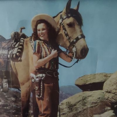 HazeyDaisey17's profile picture. Living the dream