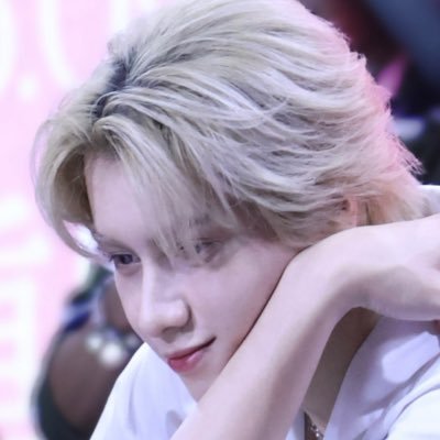 Absurd_025's profile picture. mart go go go!!!