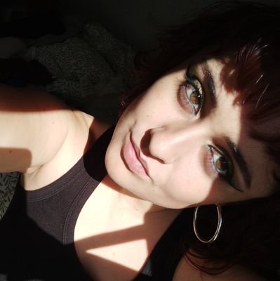 zarya17's profile picture. Adelante con todas las fuerzas de la historia. Nuestro cielo es rojo sangre.