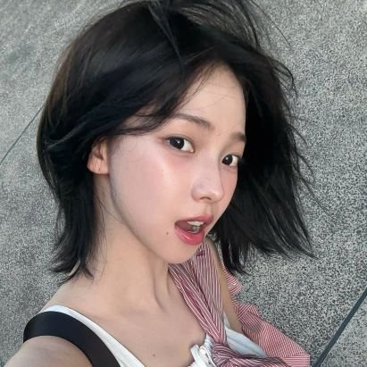 hyunaplushie's profile picture. ﹒⌗﹒and naturally, without a word, you'll embrace the sea that sings...  ⸝⸝