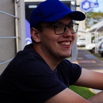 reiderso's profile picture. Sou cantor, compositor, cineasta e ator de Cuiabá, 22 anos, explorando e vivendo a arte em todas as suas formas.