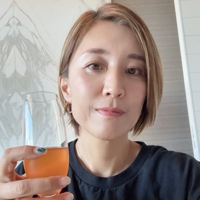 michiko_saiki's profile picture. 誰もが自分らしく生きる世の中を✨３男が生後３ヶ月の時に起業し、３兄弟の母をしながら会社を経営/母親起業家/赤ちゃんがいる介護施設むく/結婚相談所IRIE/福祉を明るく、面白く、かっこよく！/従事者こそ自分らしく生きる！/「向かい風を乗りこなせ」著者