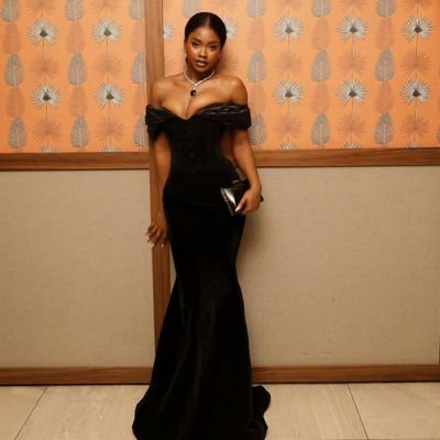 DykEsmeral94081's profile picture.