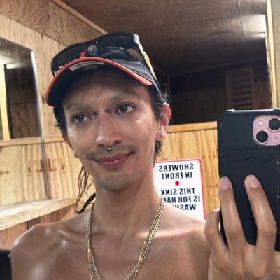 cempaxochitlz's profile picture. everything I tweet is a lie