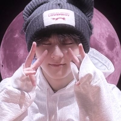 hoonieecatz's profile picture. ⠀ ⠀      ⠀𓏸𓈒 ⠀ ʿ ⠀You g𝒐t m͟e͟ looking  𝒇𝒐𝒓 attentio ᡣ𐭩